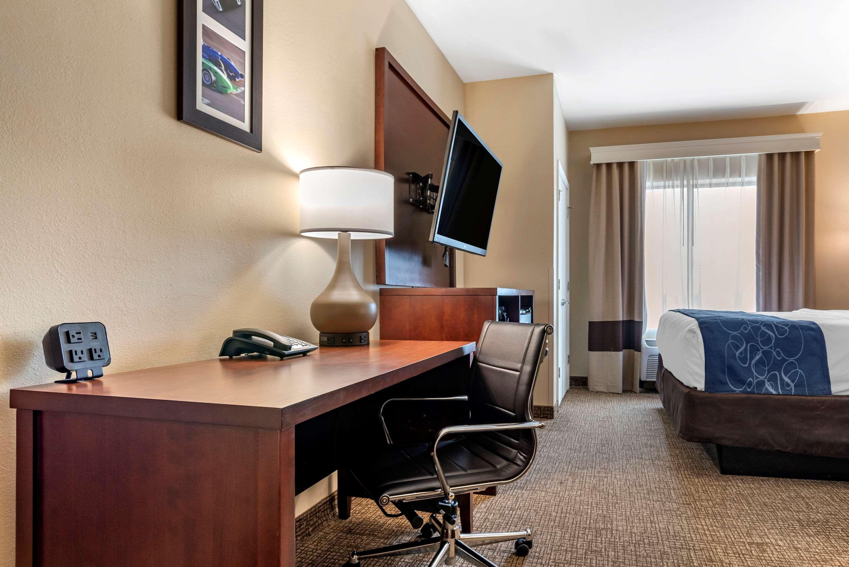 Comfort Suites Pell City I-20 Exit 158 Екстериор снимка