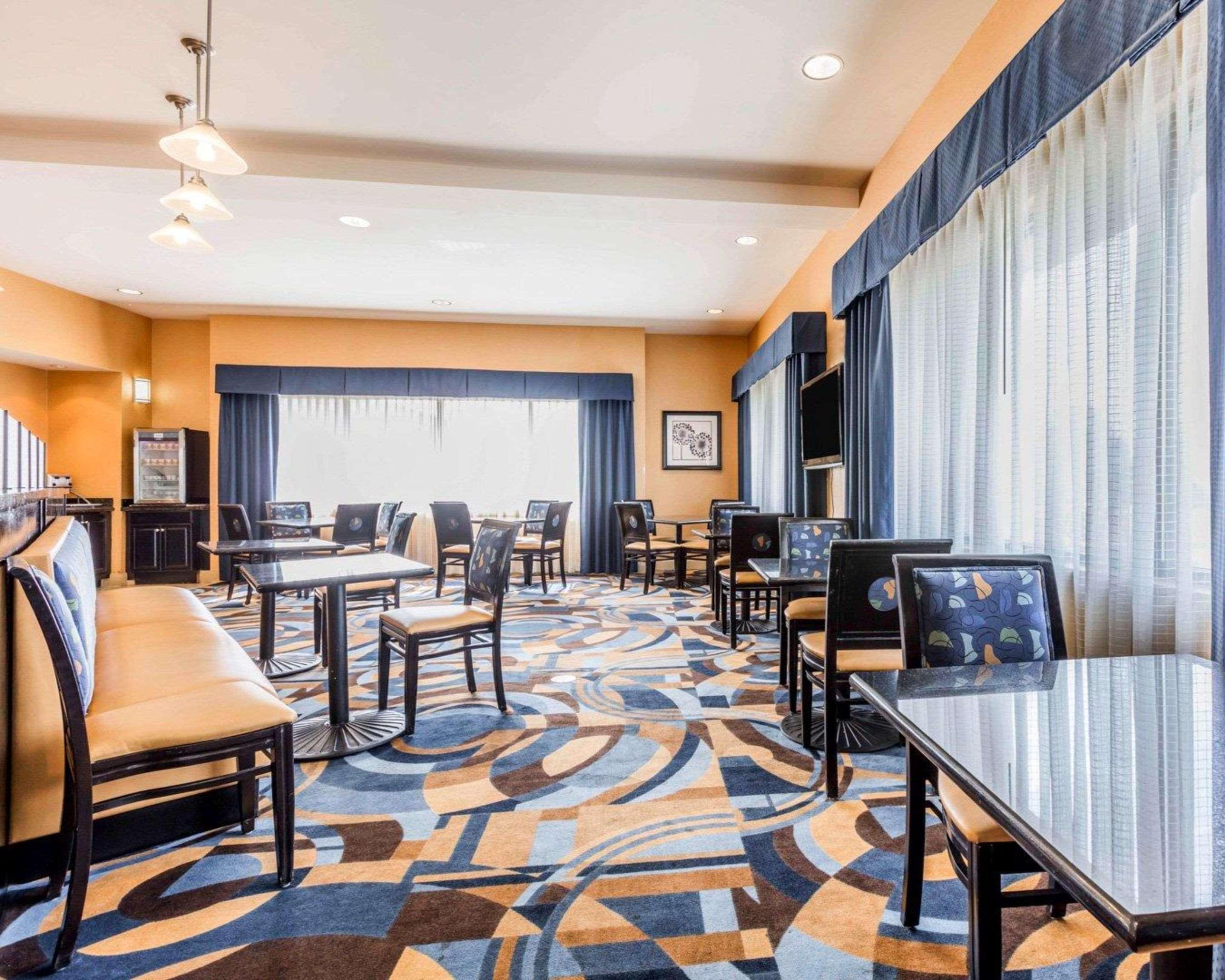 Comfort Suites Pell City I-20 Exit 158 Екстериор снимка
