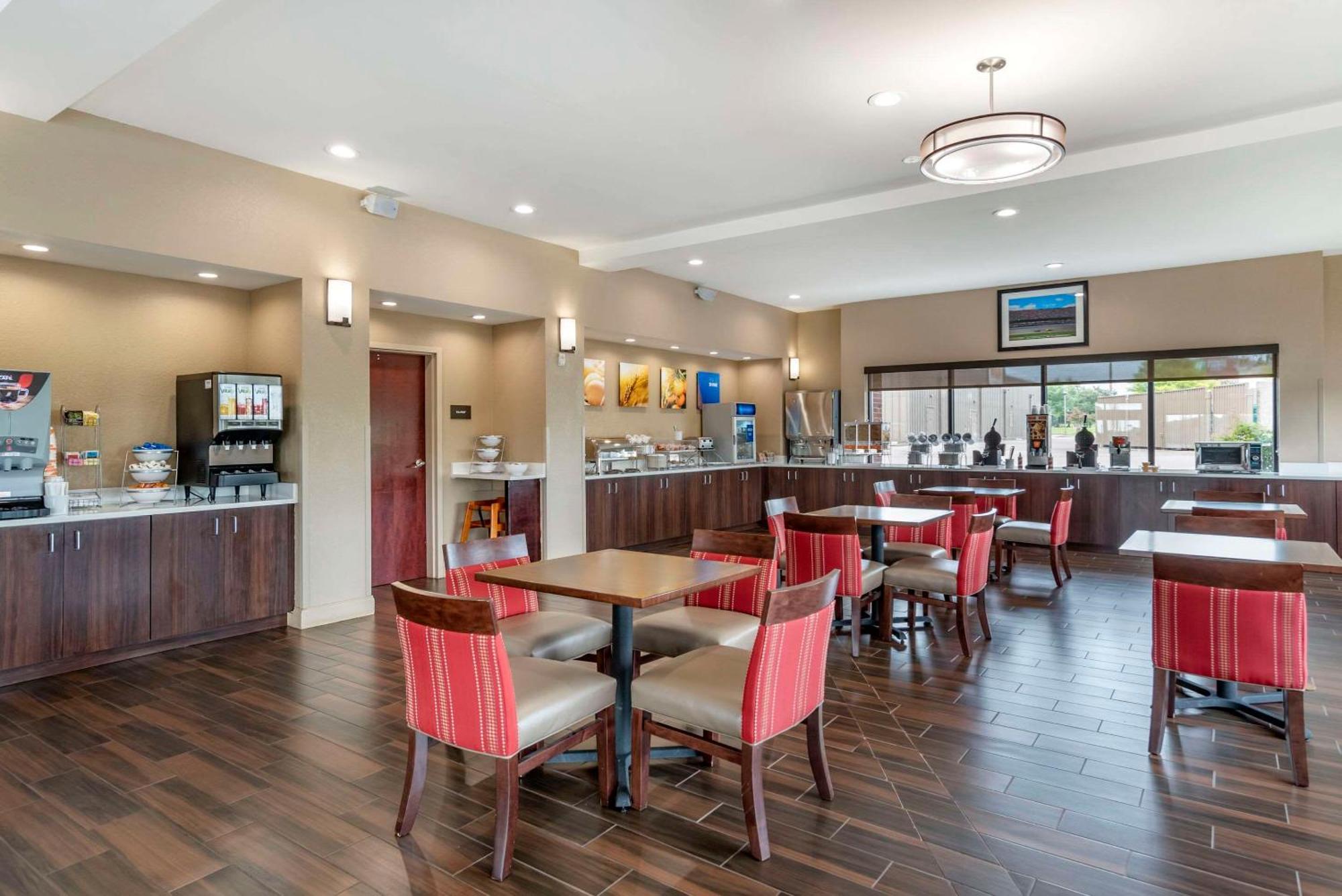 Comfort Suites Pell City I-20 Exit 158 Екстериор снимка